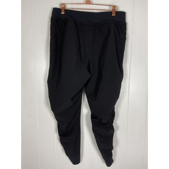 Athleta Women's Attitude Pant in Black Ruched Seams Unlined Jogger Style 10P - Picture 14 of 16